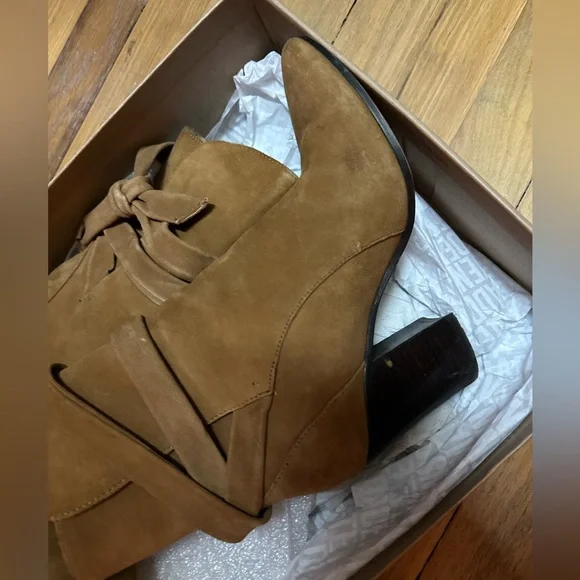 Steve Madden Ankle Midrise Booties - Picture 4 of 7